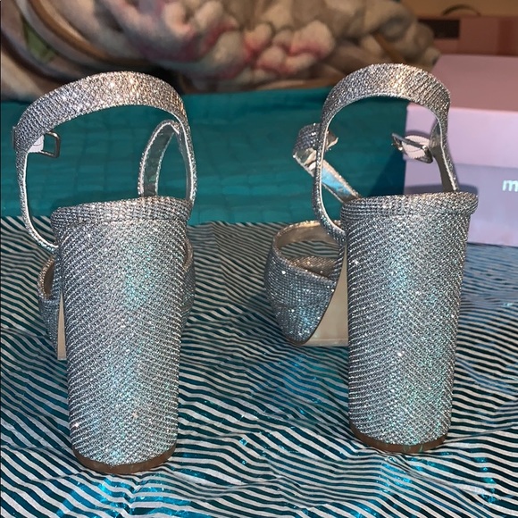 ✨NEW MADDEN GIRL HEELS✨ - Picture 3 of 10